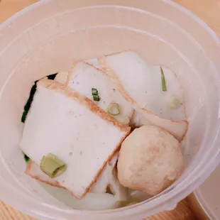 Fish cake and fish ball rice noodle soup (#70)