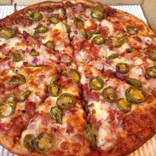 Bacon, jalapeño, onion. A delicious combo.