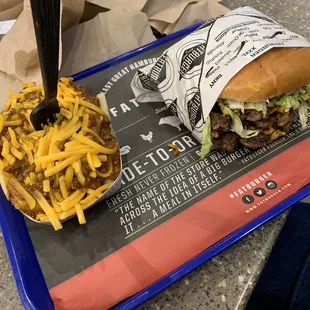 XXXL Cheeseburger with Chili Cheese fries