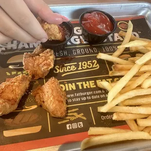 Boneless wings  Kids Kid&apos;s Meal with Skinny Fries