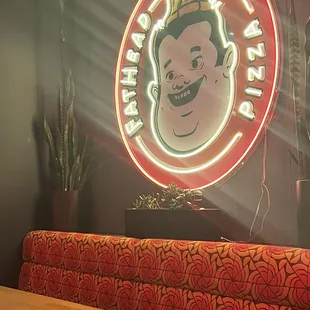 Fathead Pizza interior