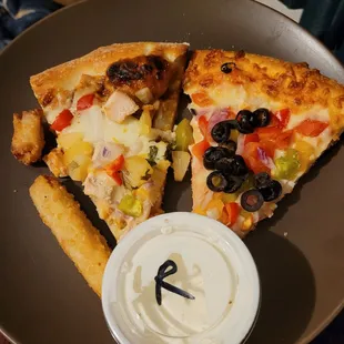 Fried zucchini, BBQ chicken pizza and vegetable pizza.