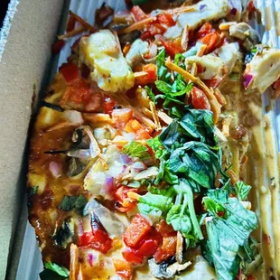 Chicken Bang Bang on Cauliflower Crust (gluten free, no cheese)