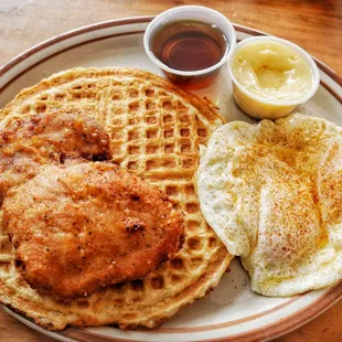 Chicken and waffles with eggs