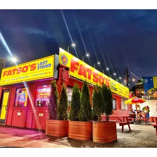 Outside Patio Fatso&apos;s LastStand @ 2258 W Chicago Ave, Chicago, IL Burgers Hotdogs Maxwell Polish Italian Beef &amp; Sausage Chicken etc. Cool !