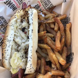 FRED'S NYC CHAR DOG W/ FRIES