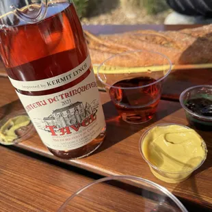 Tavel for lunch outside