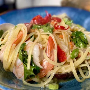 Linguini Ala Limone - cooked with olive oil and other Mediterranean spices with lots of jumbo prawns and clams (01/2024)