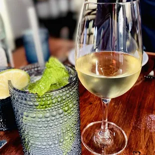 Virgin mojito and Foppiana sauvignon blanc (06/2024)