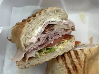 Soops 'n Sanz Restaurant