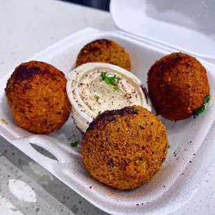 4 Pieces Falafel  IG: @fooddeclassified