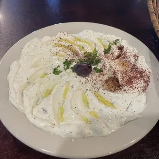 Lebneh with Garlic