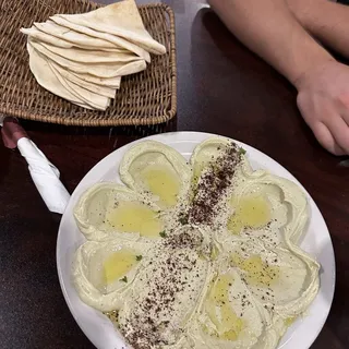 Avocado hummus