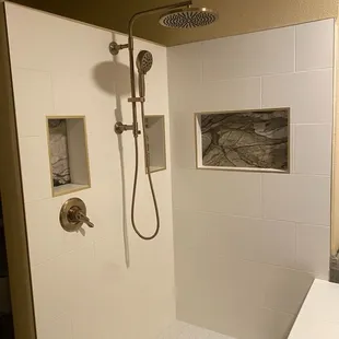 Delta shower set