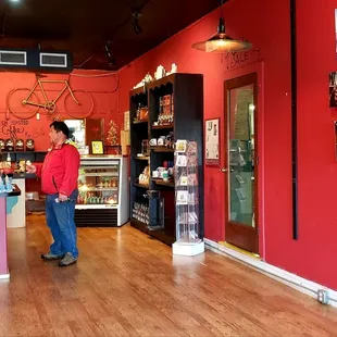 Amid "the virus", Fausto has done a great job staying open and safe with coffee that reaches down and hugs your soul!