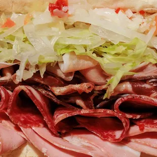 Italian Hoagie
Prosciutto, Mortadella, Coppa, Salami, Provolone, Lettuce, Onion, Giardiniera