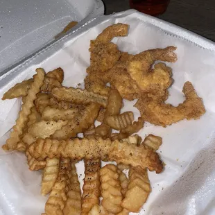 French Fries and 6 Jumbo Fried Shrimp Platter