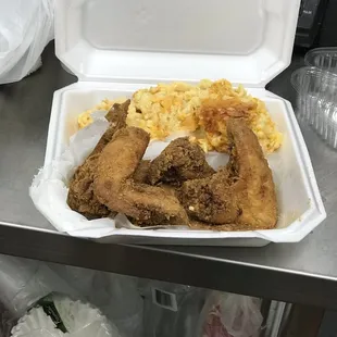 Fried Chicken Platter w/ Double Mac &amp; Cheese