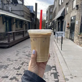 The cute alley outside the cafe