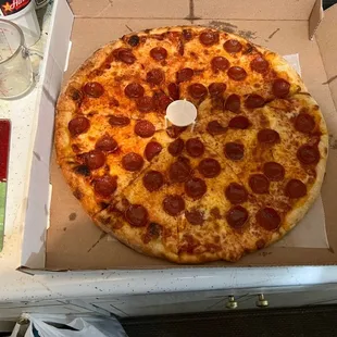 Large Pepperoni Pizza