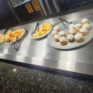 I thought the buffet was very clean, and the food looked fresh. Service was friendly and fast