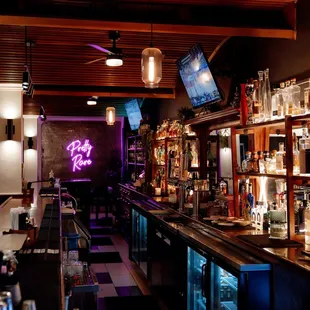FED Restaurant and Bar - Full bar serving specialty cocktails, refreshing mocktails, and craft beer
