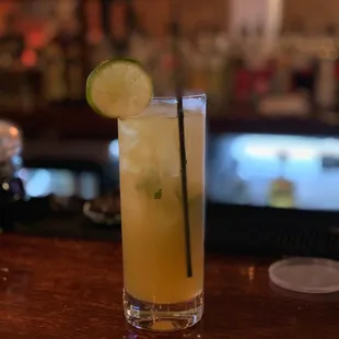 Jameson and ginger ale cocktail drink from the menu. Not a fan of this one. Looks nice tho.