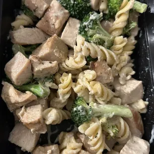 Tasty lite alfredo chicken dish