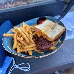 Grilled cheese with pulled pork