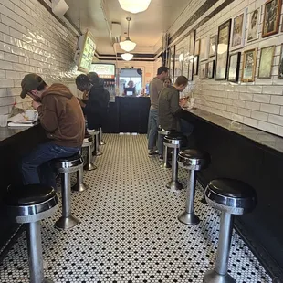 sushi and sashimi, interior