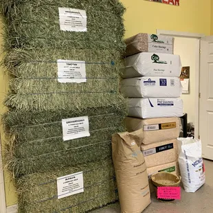 Premium Western hay and local hay. Wide variety of shavings and bedding available.