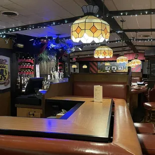 Wrapping bar with built in booths