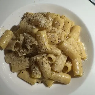 MEZZE MANICHE CACIO E PEPE