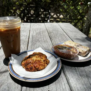 food, chicken wings and fried chicken