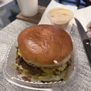 Klassic Burger with fried egg
