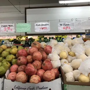 Plenty of fruit selections