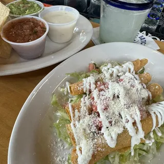 Carnitas Flautas