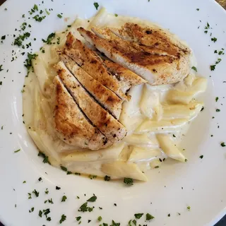 Blackened Chicken Alfredo Pasta