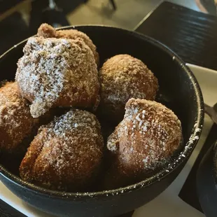 Doughnuts came with Carmel sauce and lemon sauce - delicious!
