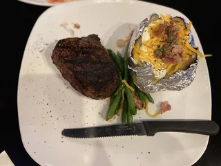 Bennett’s Chop & Railhouse