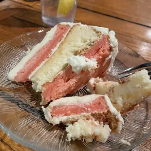 The strawberry and cheesecake cake. Very dense!