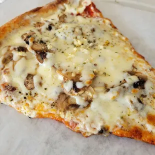 White pizza with mushroom