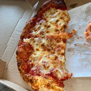 Our half eaten pineapple pizza