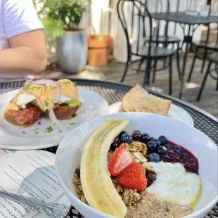 Granola bowl