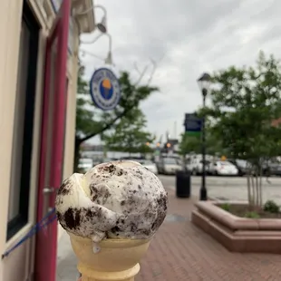 Cookies and cream - 1 scoop!