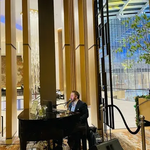 Piano bar and cool vibe