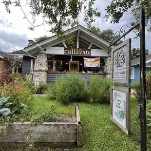 Store Femme Fire is located behind so you know what to look for for parking purposes.