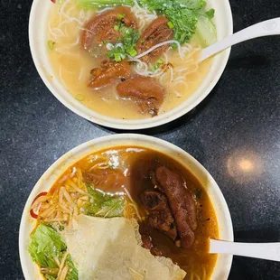 / Pork Knuckle Spicy Snails Rice Noodle Soup / Pork Knuckle Rice Noodle Soup