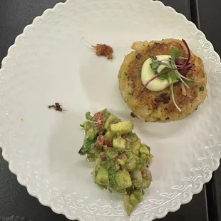 Crab &amp; scallop cake with an avocado salad