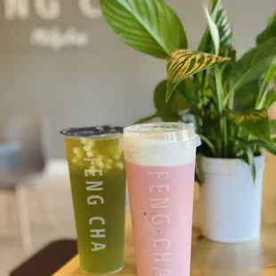 Strawberry Breeze &amp; Apple Jasmine Green Tea
